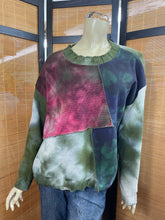 Load image into Gallery viewer, Garret Pullover in Mossy Stream