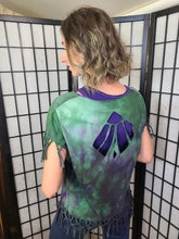 Load image into Gallery viewer, Bejeweled cropped sky-dye short-sleeved Fringe-Styled Tee with a Tear Drop Shape in the Back
