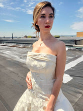 Load image into Gallery viewer, Fresh Fruit Sky-Dye Floral Wedding Dress in Pure Summer Love
