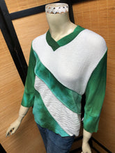 Load image into Gallery viewer, Fresh Fruit Sky-Dye Mid 3/4 Sleeved Pullover in Green Paradise Spring
