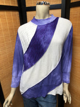 Load image into Gallery viewer, Fresh Fruit Sky-Dye Mid Long-Sleeved Crew-Necked Pullover in Purple Spring Swirl
