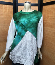Load image into Gallery viewer, Fresh Fruit Sky-Dye Long Long-Sleeved Crew-Necked Pullover in Jade Emerald Springtime
