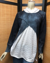 Load image into Gallery viewer, Fresh Fruit Sky-Dye Long Long-Sleeved Hooded Pullover in Midnight Spring Dusk
