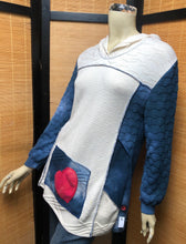 Load image into Gallery viewer, Fresh Fruit Sky-Dye Long Long-Sleeved Hooded Pullover in Heart Felt Springtide
