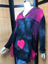 Load image into Gallery viewer, Bejeweled Long Sky-Dye Long-Sleeved Pullover with Pockets in Pink Autumn Heart
