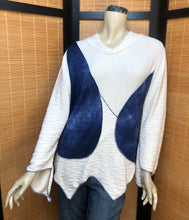 Load image into Gallery viewer, Fresh Fruit Sky-Dye Mid Long-Sleeved Hooded Pullover in Blue Spring Light
