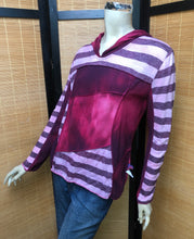 Load image into Gallery viewer, Bejeweled Cropped Sky-Dye Long-Sleeved Pullover in Red Striped Autumn
