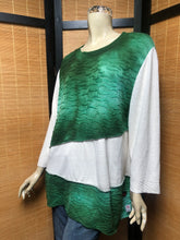 Load image into Gallery viewer, Fresh Fruit Sky-Dye Long Long-Sleeved Crew-Necked Pullover in Jade Spring Bliss
