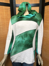 Load image into Gallery viewer, Fresh Fruit Sky-Dye Long Long-Sleeved Hooded Pullover in Green Springtide Love
