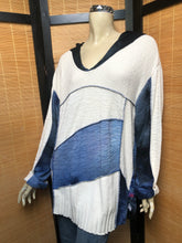 Load image into Gallery viewer, Fresh Fruit Sky-Dye Long Long-Sleeved Crew-Necked Pullover in Midnight Sunrise Spring
