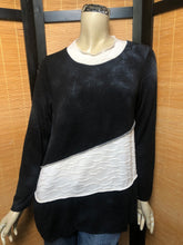 Load image into Gallery viewer, Fresh Fruit Sky-Dye Long Long-Sleeved Crew-Necked Pullover in Midnight Sunrise Breeze
