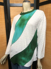 Load image into Gallery viewer, Fresh Fruit Sky-Dye Long Long-Sleeved Crew-Necked Pullover in Emerald Spring Romance
