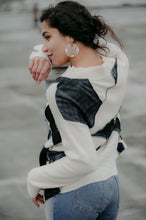 Load image into Gallery viewer, High Point Pullover in Black &amp; White

