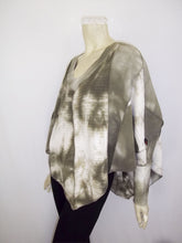 Load image into Gallery viewer, Gray Sky-Dye Poncho
